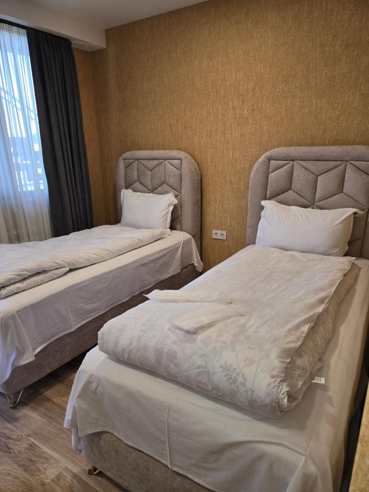 Khorgo Hotel Gori Exterior photo