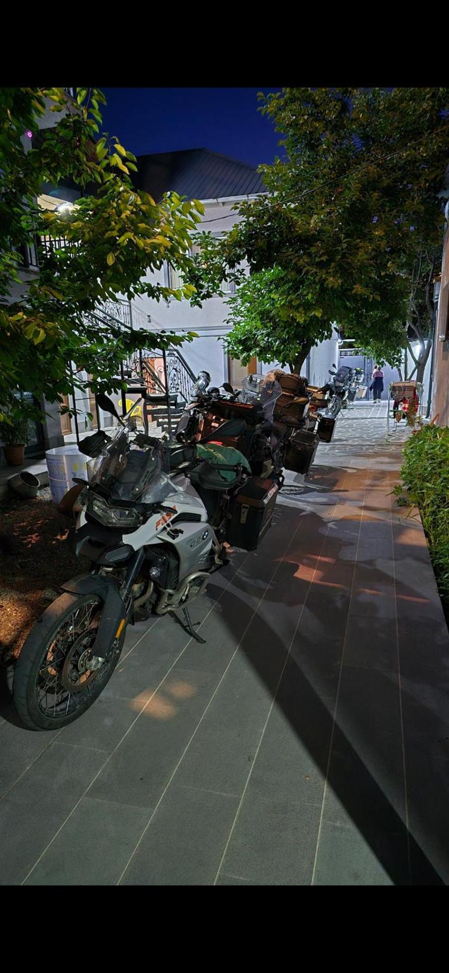 Khorgo Hotel Gori Exterior photo
